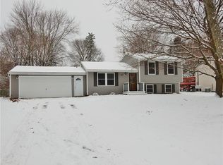 33 Spicewood Ln, Rochester, NY 14624