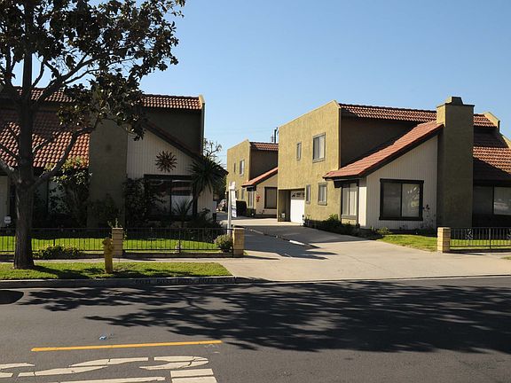 3rd image of 6039 Golden West Ave