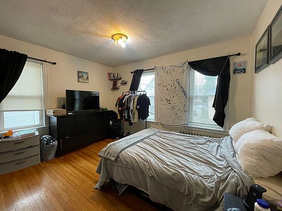 4th image of 59 Fairbanks St #3