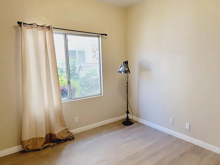 Shoreline Dr — Photo 22