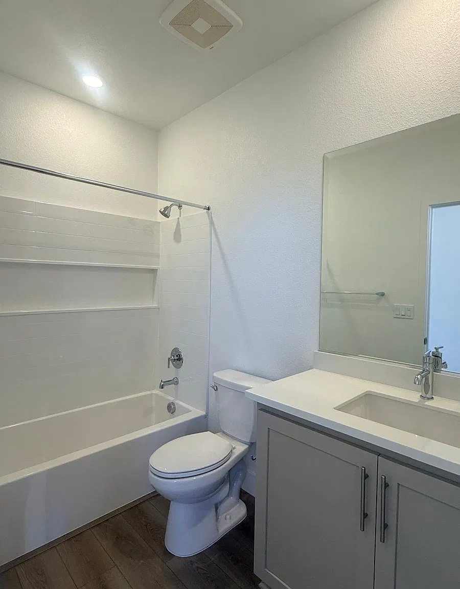 4 bed, 2075 sqft, $3,200 — Photo 1