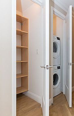 4th image of 305 E 86th St #21F