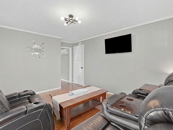 5th image of 3703 Redding Rd