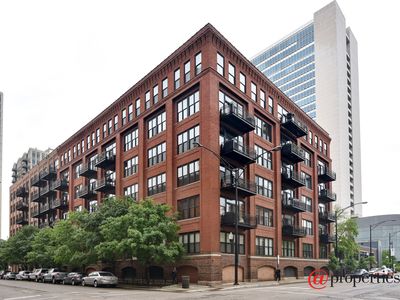 520 W Huron St APT 117, Chicago, IL, 60654