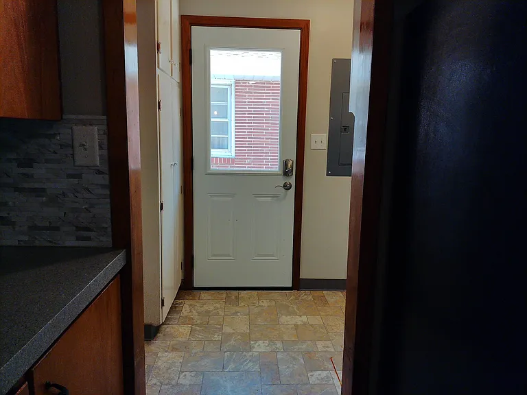1711 Short St — Photo 17