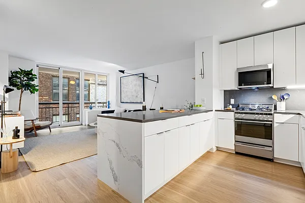 Rented by Greystar | media 3