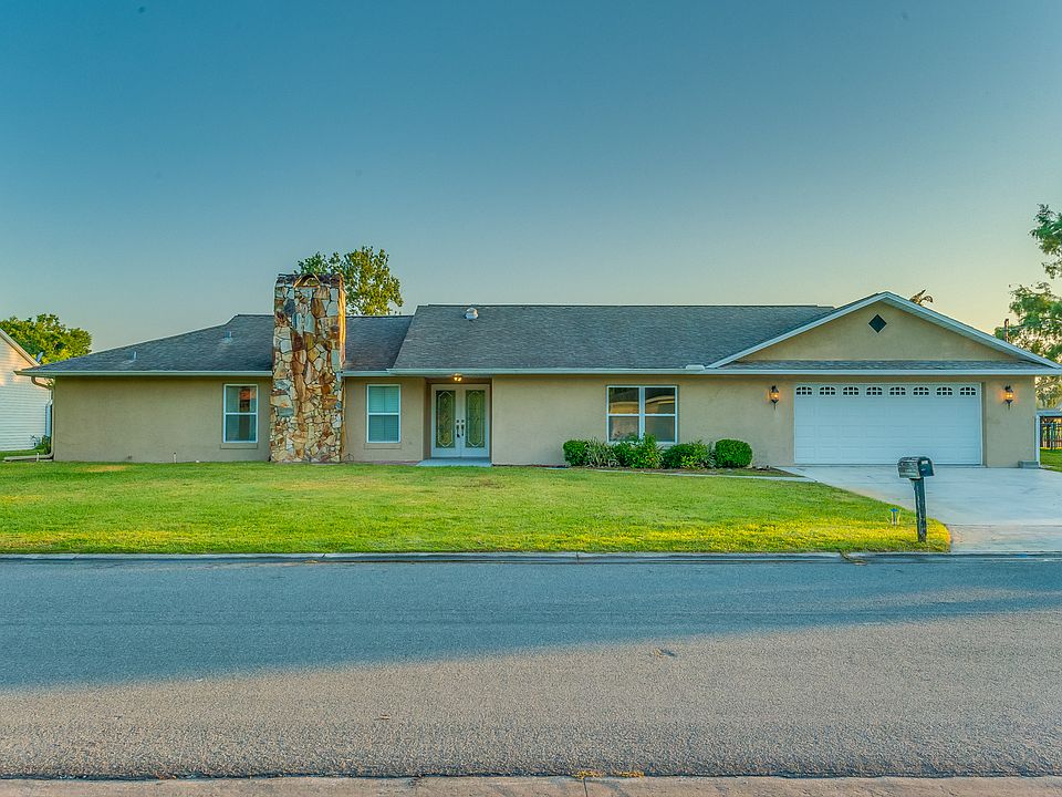 1st image of 13247 Country Club Dr