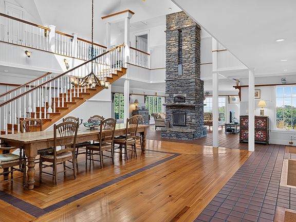 4th image of 4 Garrett Way