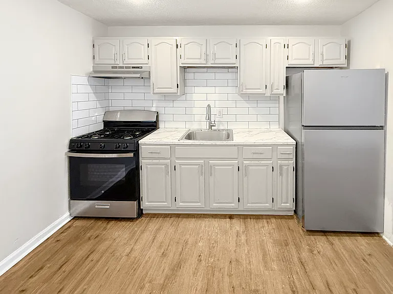 5538 Walton Ave — Photo 4