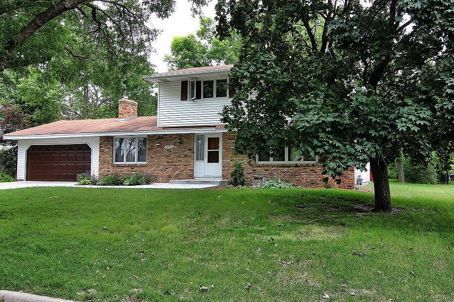 1st image of 2405 E 114th St