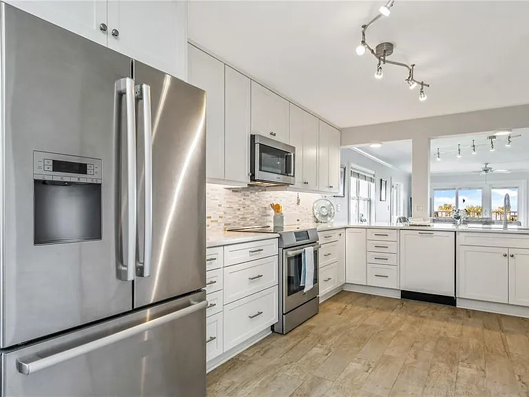 8700 Ridgewood Ave #B204 — Photo 6