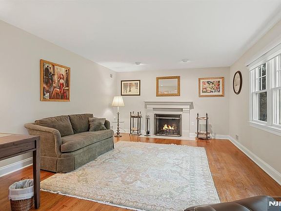3rd image of 580 Ridge Road