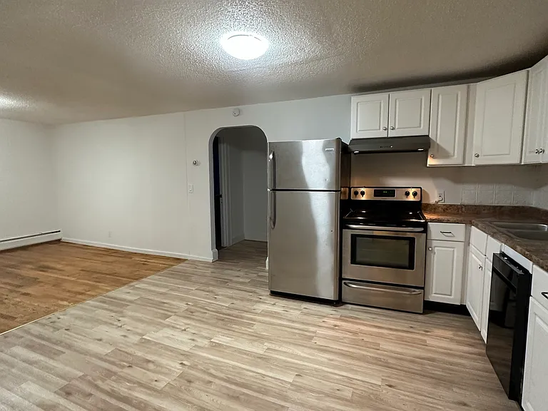28 Beverly Hts #2 — Photo 9