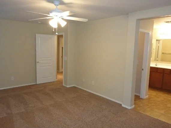 1728 E Elgin St — Photo 7