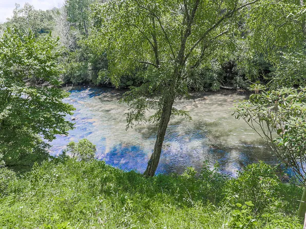 80 Riverbend Cir, Ellijay, GA 30536