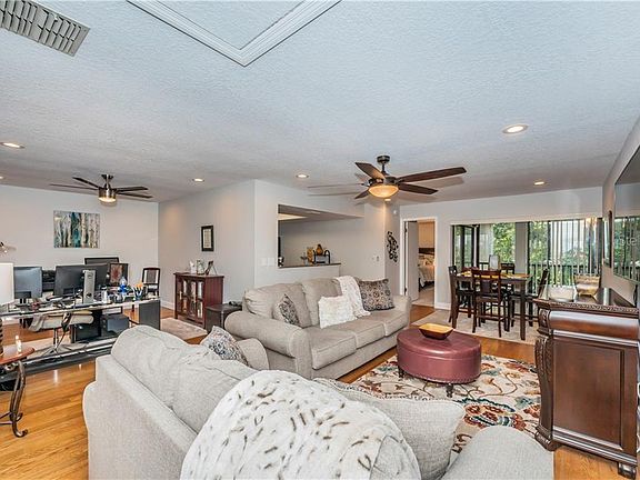 3rd image of 4512 Southampton Ct #4512