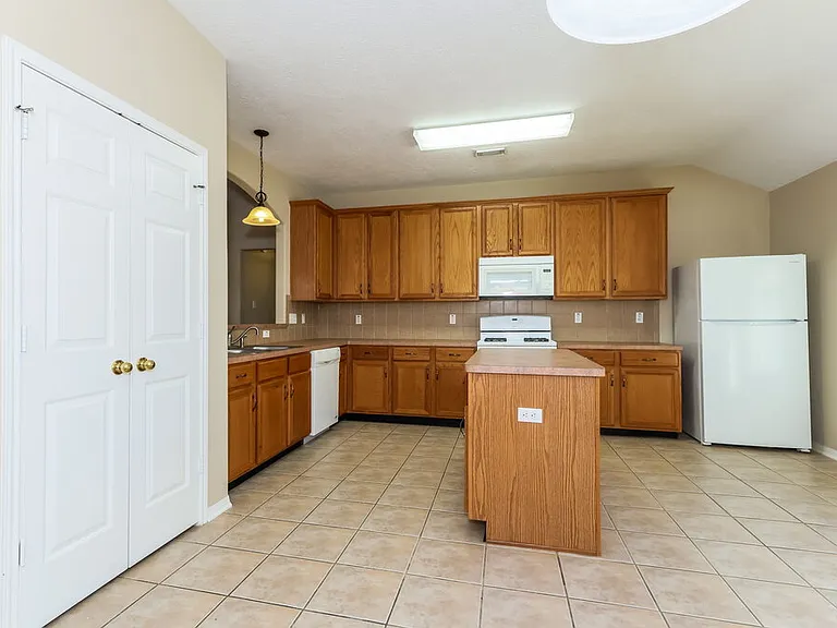 3223 Spring Ranch Ln — Photo 6