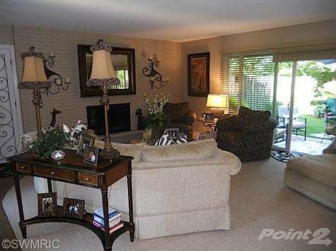 5th image of 2727 S Lakeshore Dr