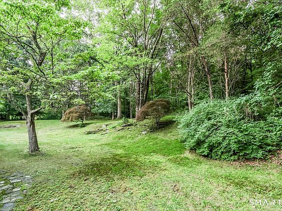 3rd image of 51 Glen Hill Road