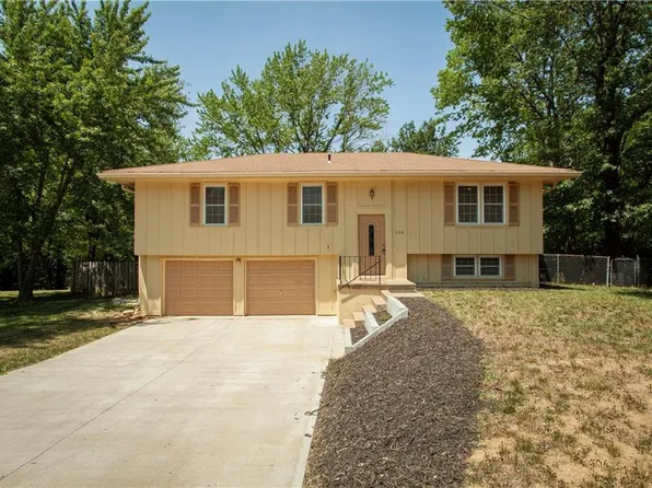 408 SE 21st St, Oak Grove, MO 64075