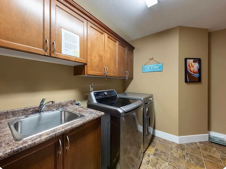 877 Stevens St #2 — Photo 22