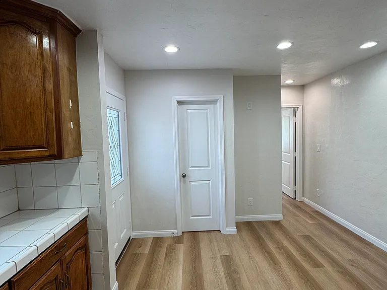 Full kitchen & small living area