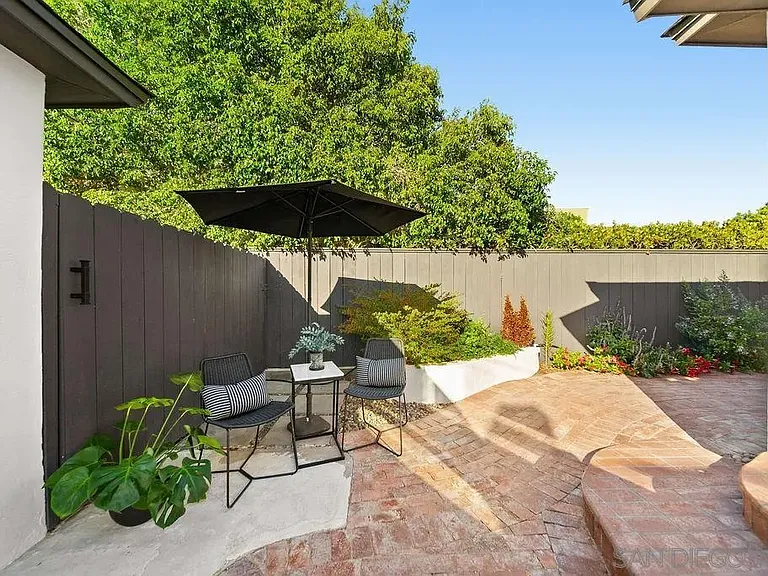 434 Bonair St — Photo 15