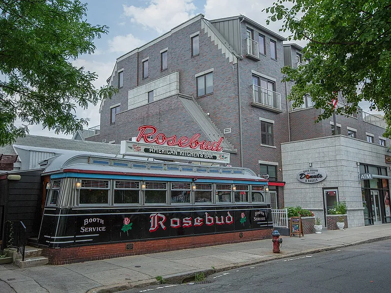 Rosebud is a popular restaurant nearby