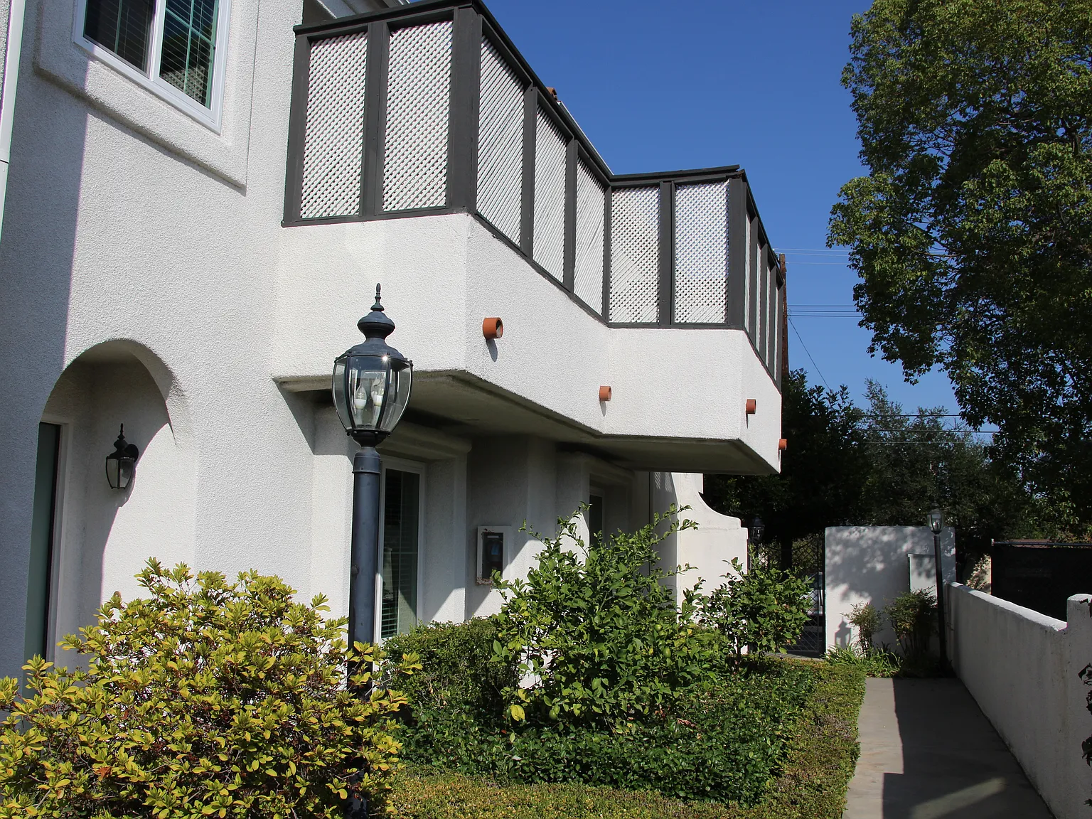 2 bed, 1100 sqft, $3,750 — Photo 4