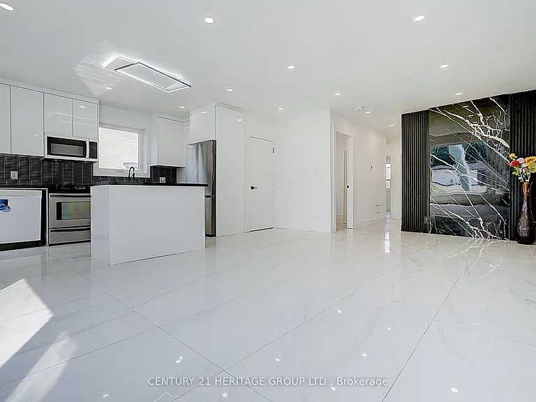 326 McConvey Dr — Photo 4