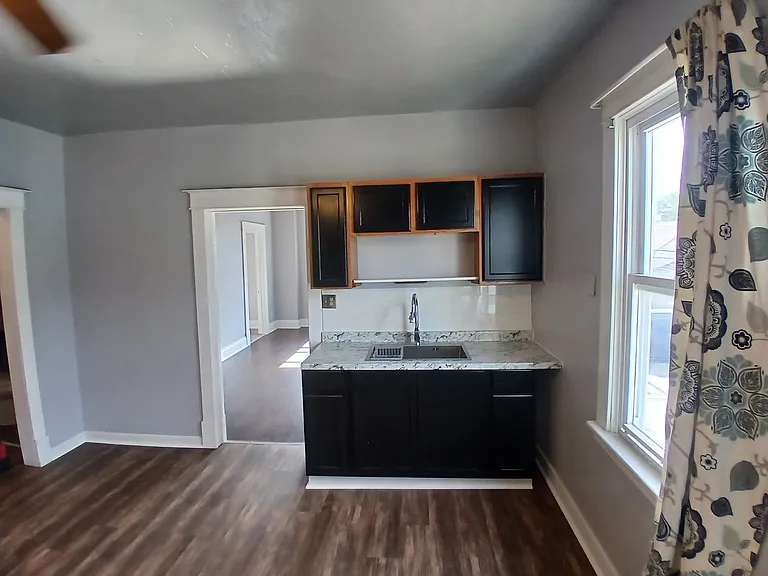 83 Franklin St #3 — Photo 3
