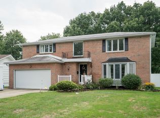 70 Cherrywood Dr, Williamsville, NY
