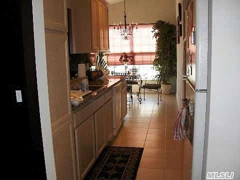 4th image of 18 Constantine Way