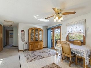 5 Redwood St, Enfield, CT 06082