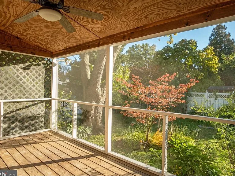 1600 Afton Dr — Photo 10