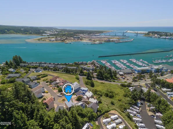 814 SE Crescent Pl, Newport, OR 97365