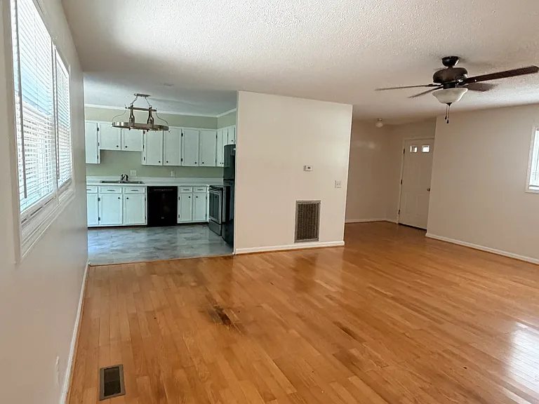 1709 Oak Hill Dr — Photo 11