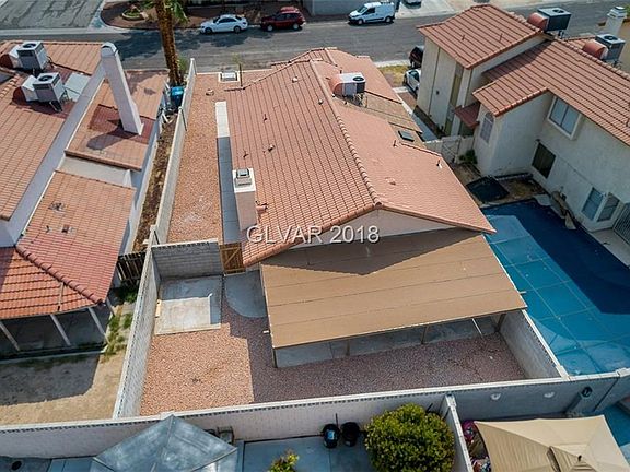 4th image of 769 Summer Heights Ln