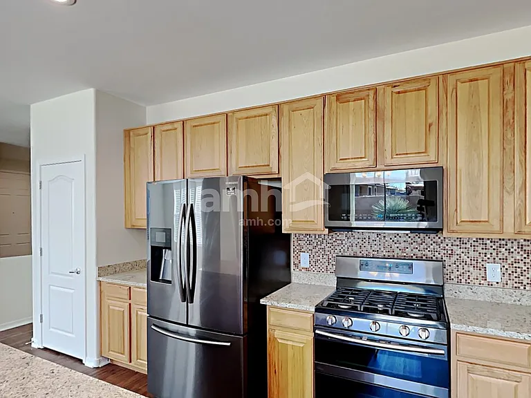 221 W Vuelta Friso — Photo 3