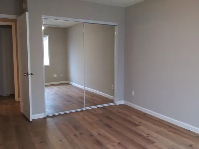 Roscoe Apartments — Photo 24