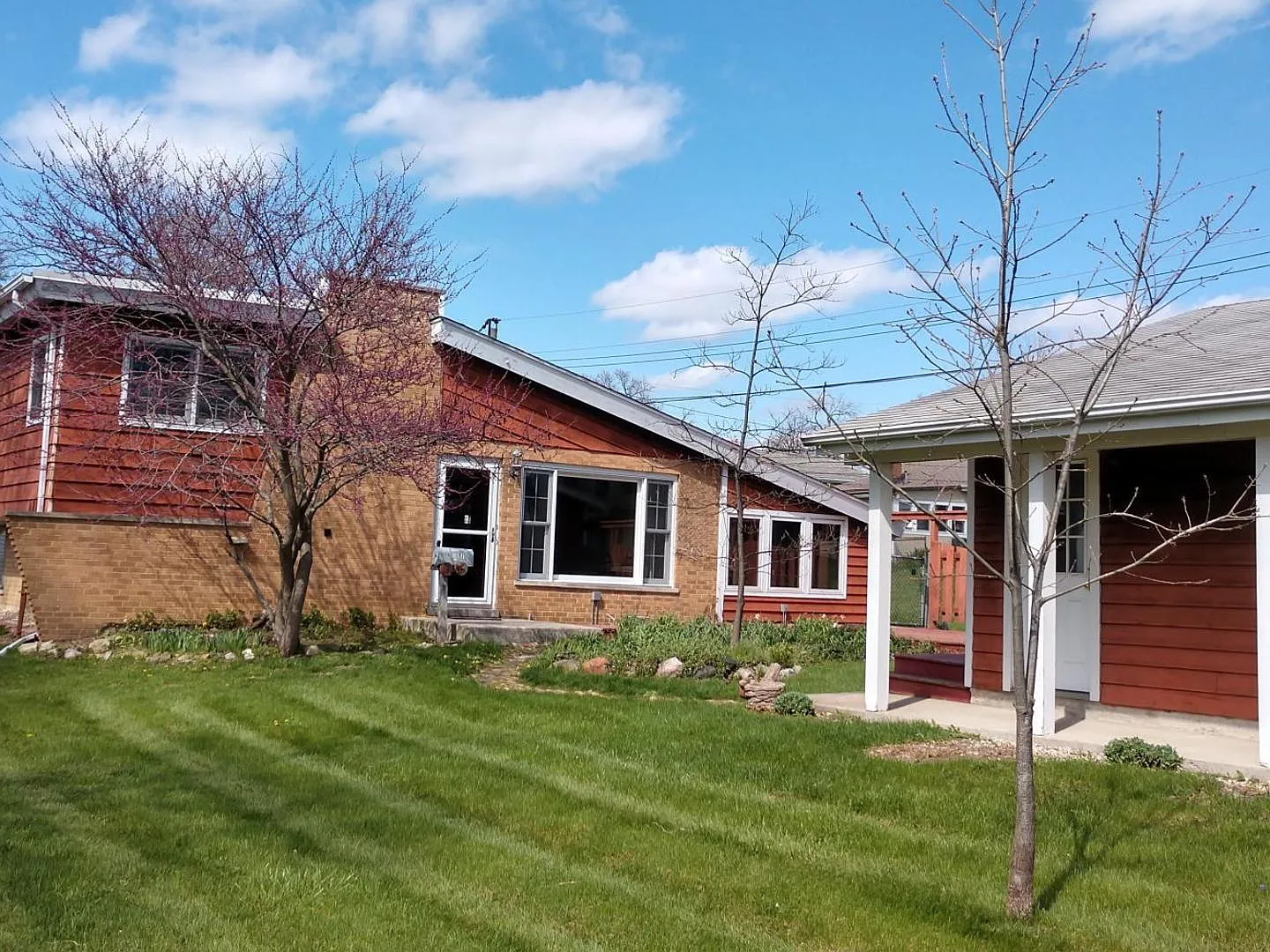 21 Norton Ave photo 1
