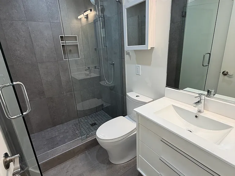 1145 Washington Ave #2 — Photo 11