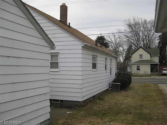 4th image of 7 S Van Buren Ave