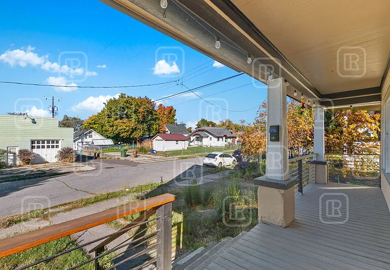 1414 N Adams St — Photo 2