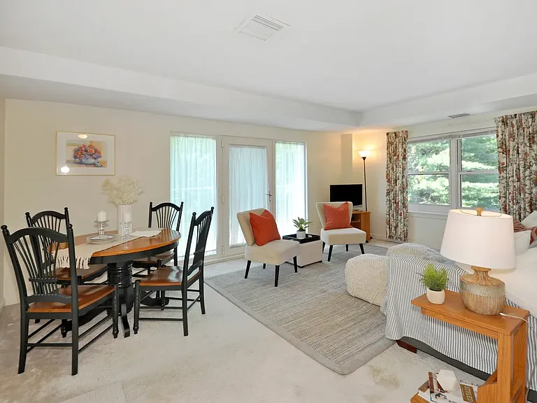 1 Watermill Pl #306 — Photo 9