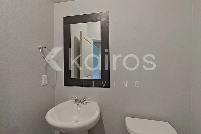 1111 Freedom Pkwy — Photo 14