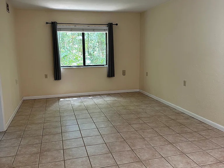 83 SE 16th Ave #E102 — Photo 7