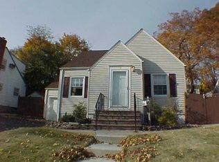 33 Jefferson Rd, Farmingdale, NY 11735