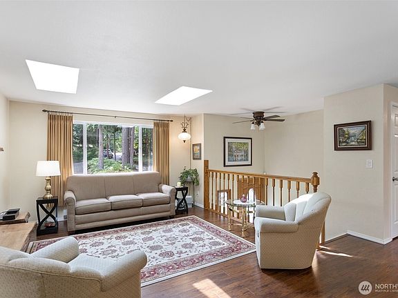 4th image of 17729 S Tapps Drive E