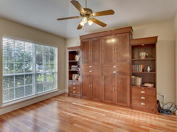 4th image of 1641 Redstone Ct